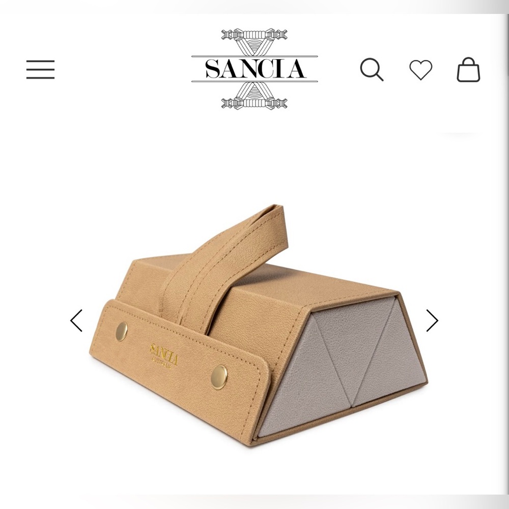 ✨✨ Sancia Portable Sunglasses Case - Beige